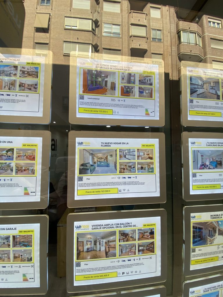 Wereal Grupo Inmobiliario listings of homes for sale displayed in Alicante